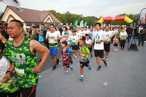 BIB: 
                            <button type="button" onclick="openModal(3530824)" class="btn btn-primary btn-sm float-right btn-popup" data-toggle="modal" data-target=".modal-high-quality">
                        <i class="fas fa-shopping-cart"></i> Add to Cart
                    </button>
                                            <button type="button" onclick="isThisMe(3530824, true)" class="btn btn-success btn-sm float-right btn-popup btn-isme hidden" data-toggle="tooltip" data-placement="bottom" title="นี่คือรูปของคุณใช่ไหม คลิกที่นี่เพื่อเอาเข้าอัลบั้ม">
                        <i class="fas fa-plus"></i> Add to album
                    </button>
                    <button type="button" onclick="isThisMe(3530824, false)" class="btn btn-warning btn-sm float-right btn-popup btn-isnotme hidden">
                        <i class="fas fa-ban"></i> Remove from album
                    </button>